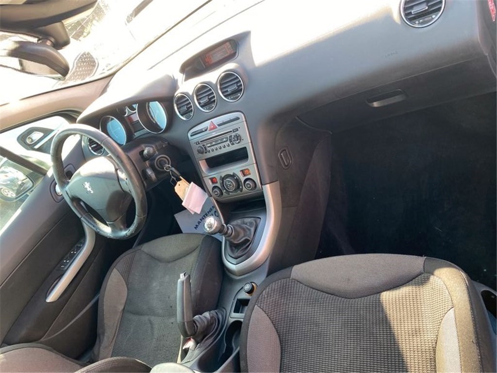 PEUGEOT